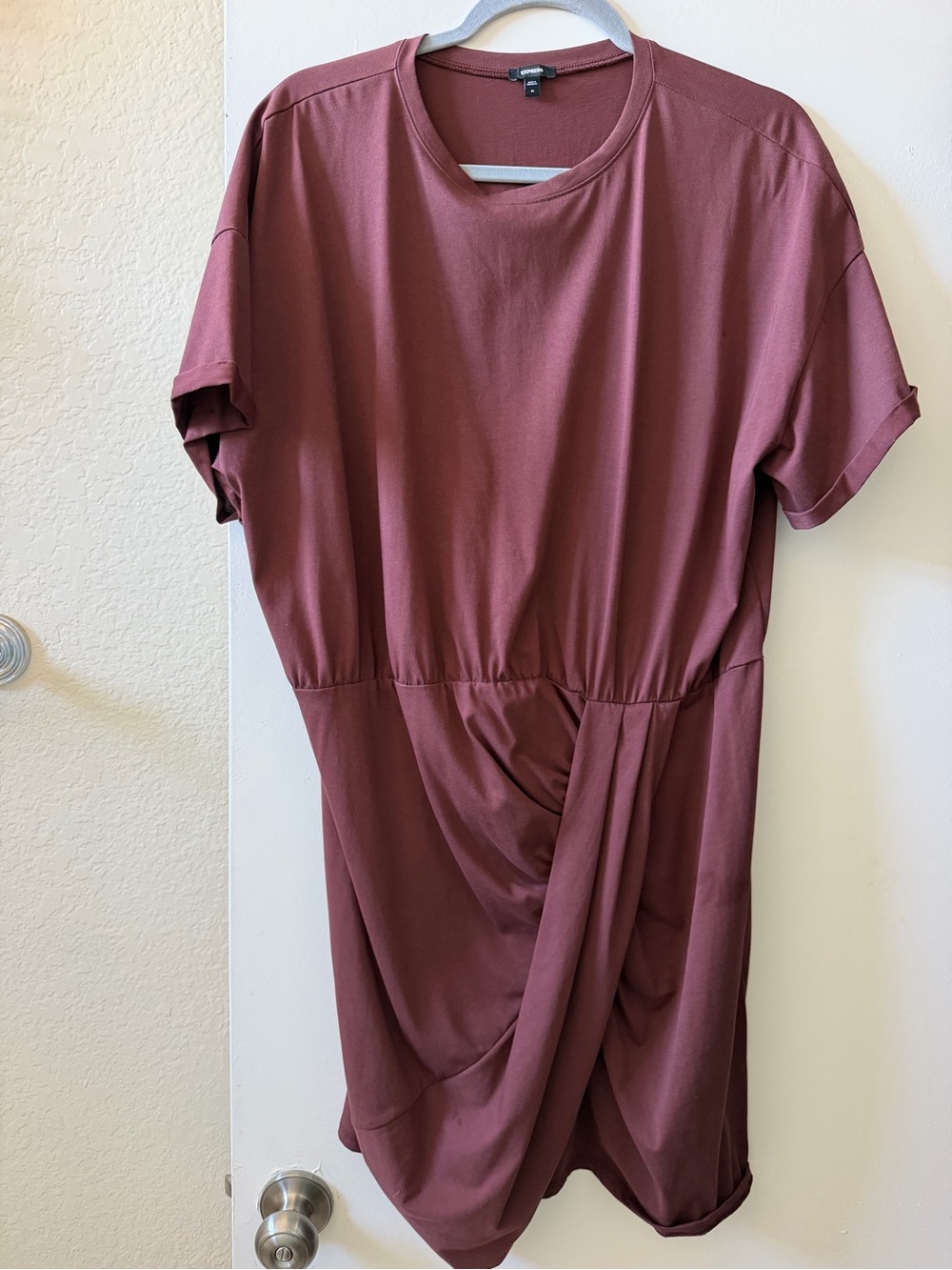 Woman’s express tshirt dress in brown XL